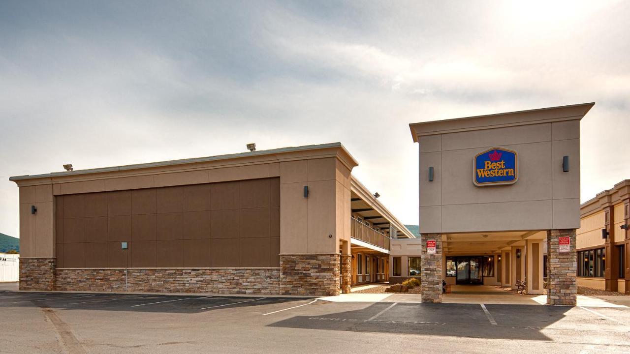 Quality Inn & Suites Williamsport Exterior photo