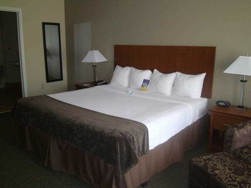 Quality Inn & Suites Williamsport Exterior photo