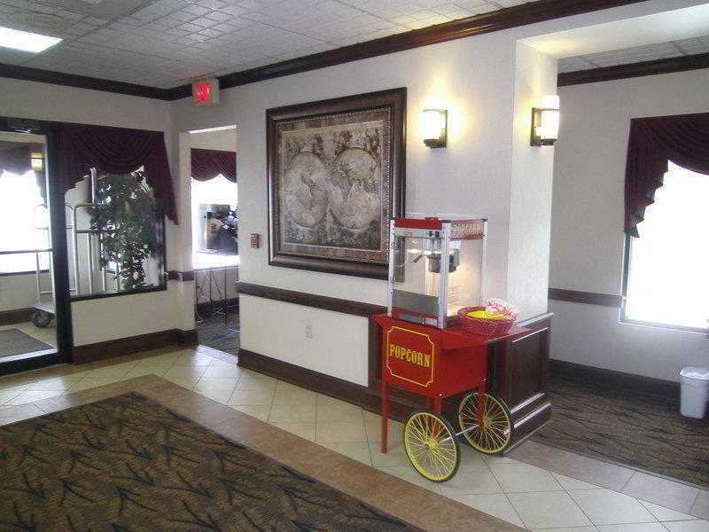 Quality Inn & Suites Williamsport Exterior photo